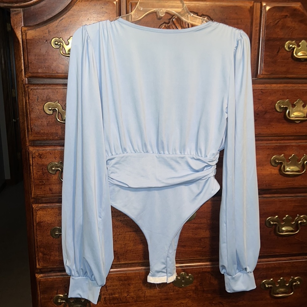 New without tags never worn XL light blue long sleeve pleated v neck bodysuit - Picture 9 of 10